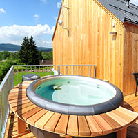 Apartmán A8 Green Stone Lipno s vlastním bazénem v létě a vlastní venkovní vířivkou v zimě