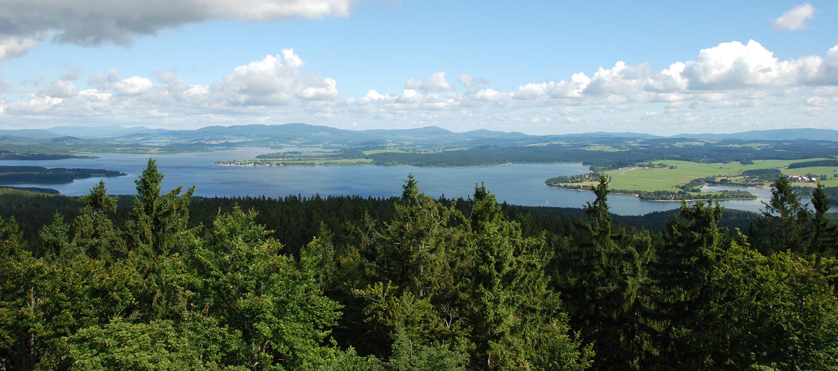 V okolí celého Lipna najdete mnoho krásných míst, kam se budete rádi vrace v zimě i v létě